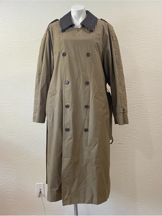 London Fog Other - Vintage London Fog, Tempo Europa, zippered Lining button up Trench Coat Size 44L
